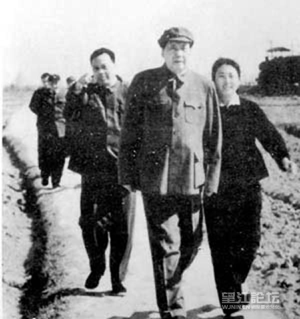 毛泽东1962年春在江西.jpg