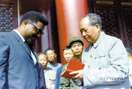 1966年10月1日，天安门城楼上.jpg