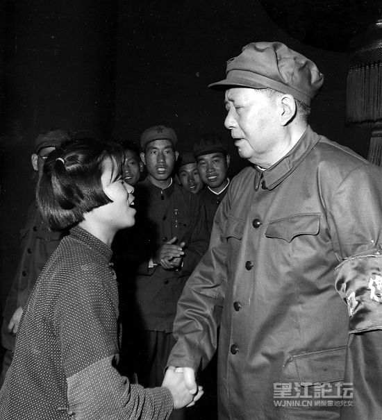 毛泽东接见焦裕禄的女儿.jpg