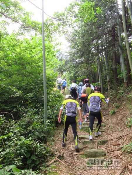 翻山3.jpg